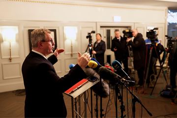 Northern Ireland: Return to power sharing in sight as DUP agrees deal