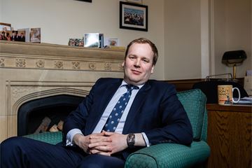 Wragg stands down as PACAC chair after sharing MPs' numbers with scammer