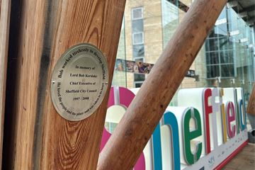 Plaque unveiled in memory of Bob Kerslake