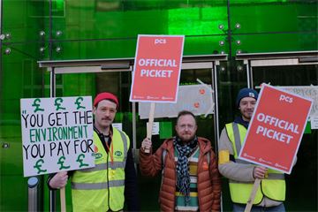 ‘We are ready to strike if pay is not prioritised,’ Defra staff warn ministers