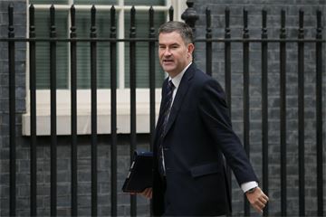 Former Tory justice secretary appointed to lead sentencing review