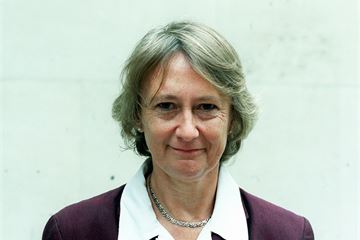 Former chief inspector of prisons to lead capacity crisis review