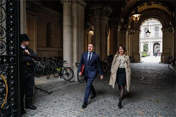 How effectively is government coordinating efforts to get more people into work through healthcare reform?