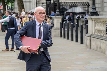 Pat McFadden reaffirms pledge to give civil servants timely pay awards