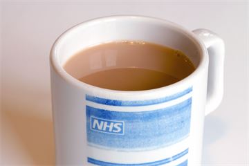 Minister encourages civil servants to volunteer in NHS