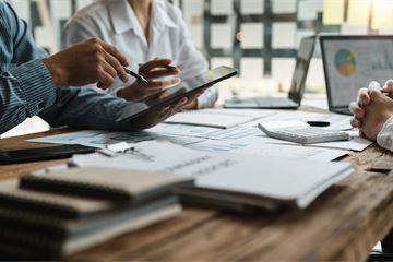 How can government get the best value from using consultants?