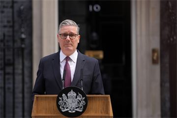 Keir Starmer praises civil servants as he announces resignation