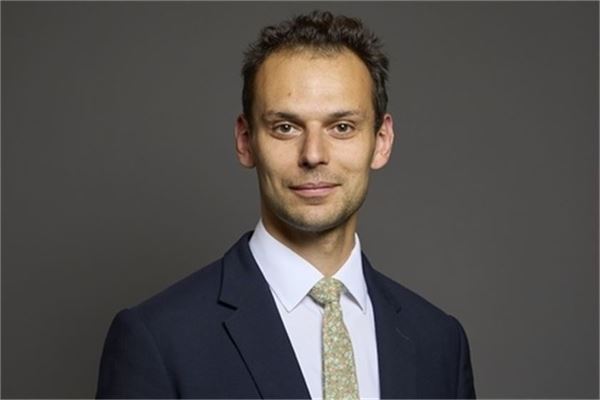 Cabinet Office minister resigns