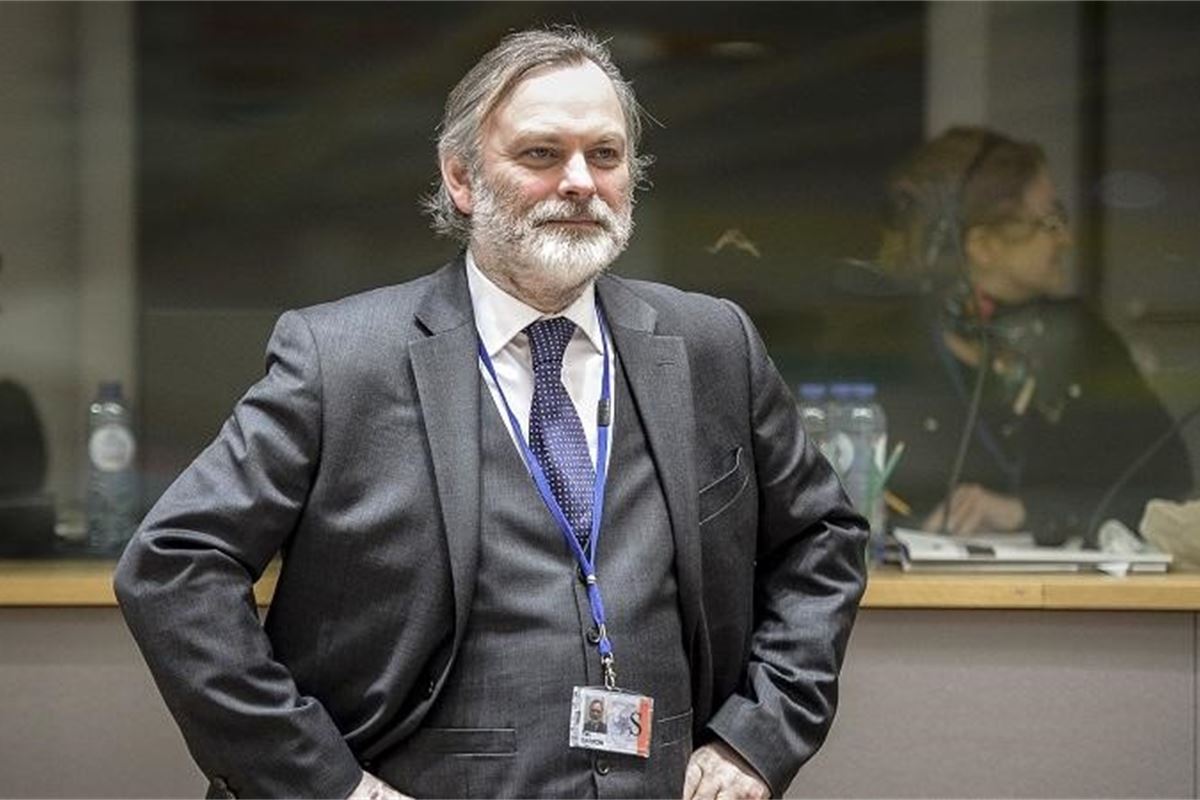 Eu Ambassador Sir Tim Barrow Builds Brexit Team With Senior Hires From Beis And Number 10